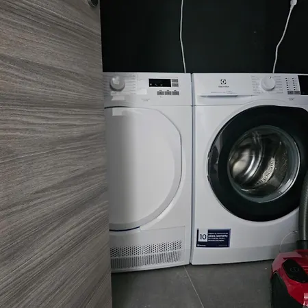 فيلة Eta Čilipi