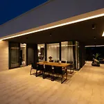 Villa Eta *