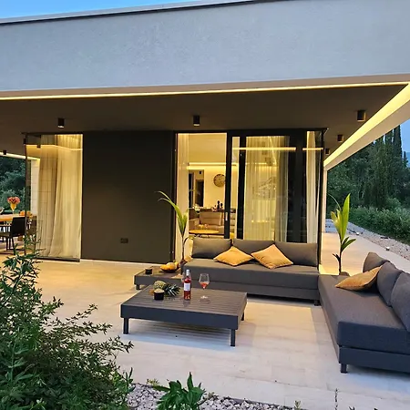 Eta Villa Cilipi
